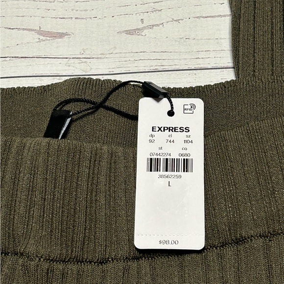 Express Super High Waisted Ribbed Sweater Flair Pant - Picture 4 of 7